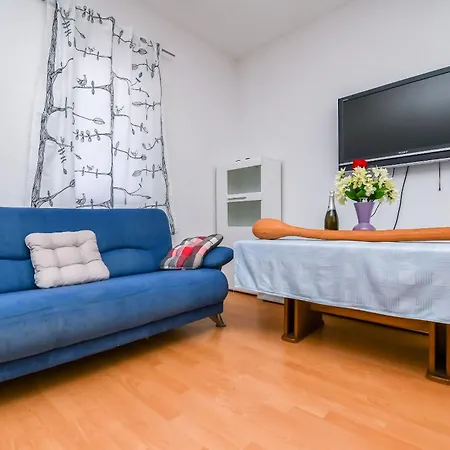 Apartment Agi